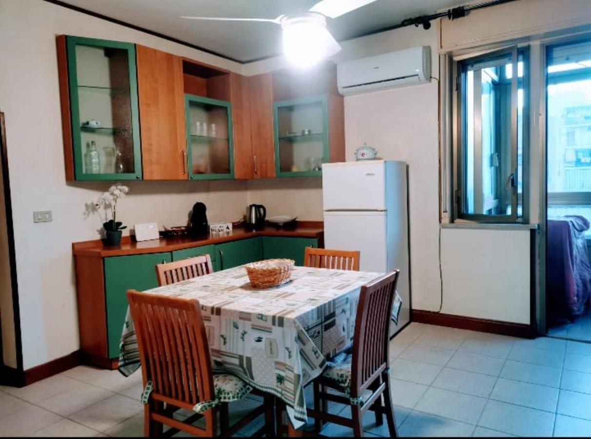 Lorenzo Guest Suite With Free Private Parking-- Cantieri Culturali Palermo Exteriör bild